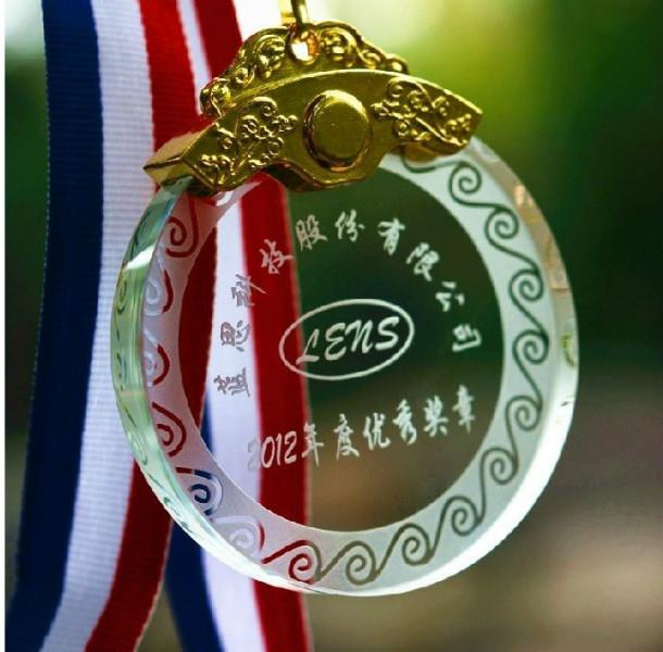 供應(yīng)水晶獎牌廠家，廣州水晶獎牌，水晶廠家，廣州水晶禮品