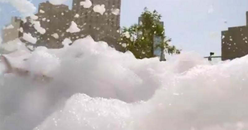 供應(yīng)酒吧吊掛式泡沫機舞會派對泡沫機噴射派對泡沫機