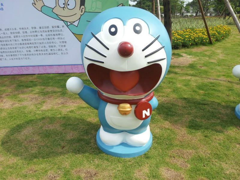供應(yīng)小黃人展覽廣州玻璃鋼小黃人哆啦a夢租賃