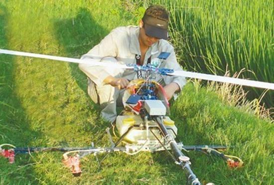 供應(yīng)植保噴藥無人機(jī)廠家直銷，重慶專業(yè)植保噴藥無人機(jī)廠家直銷