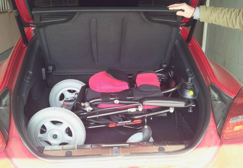 供應(yīng)威之群電動輪椅1023-16雨燕便攜電動輪椅智能剎車英國進口PG