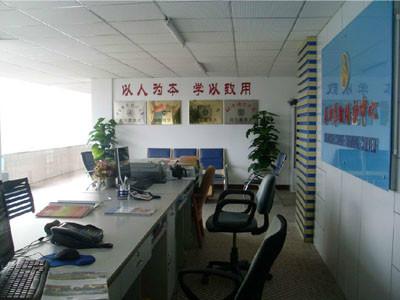 會(huì)打字就會(huì)做網(wǎng)站，3000多個(gè)模版任您選擇