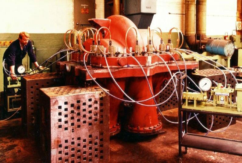 自動復(fù)位拉伸器，彈簧復(fù)位拉伸器