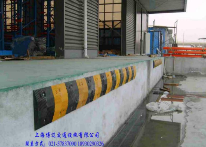 油庫減速帶圖片