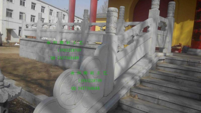 供應(yīng)漢白玉護欄廠家