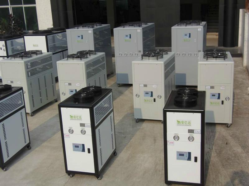 天津西青區(qū)冷水機(jī)冷凍機(jī)直銷工業(yè)冷水機(jī)冷凍機(jī)冷油機(jī)防爆冷水機(jī)鹽水冷水機(jī)廠家