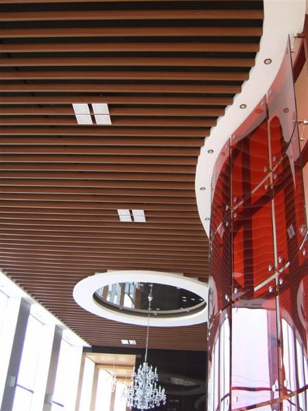 供應(yīng)生態(tài)木4020天花廠家直銷 生態(tài)木U型天花吊頂 條形天花