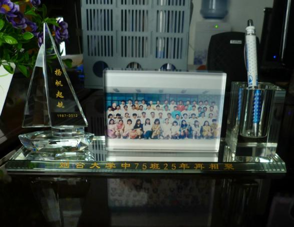 福州畢業(yè)紀念品，福州畢業(yè)留念水晶紀念品定做