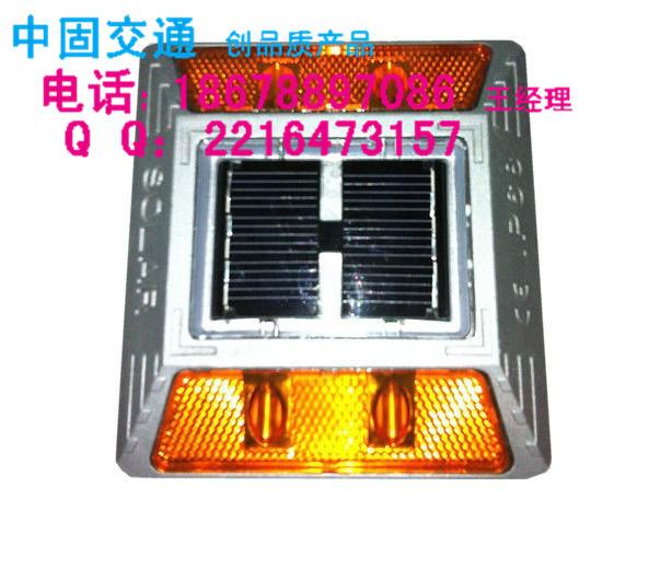 選√優(yōu)質(zhì)菏澤玻璃球太陽能道釘-菏澤玻璃球太陽能道釘定做