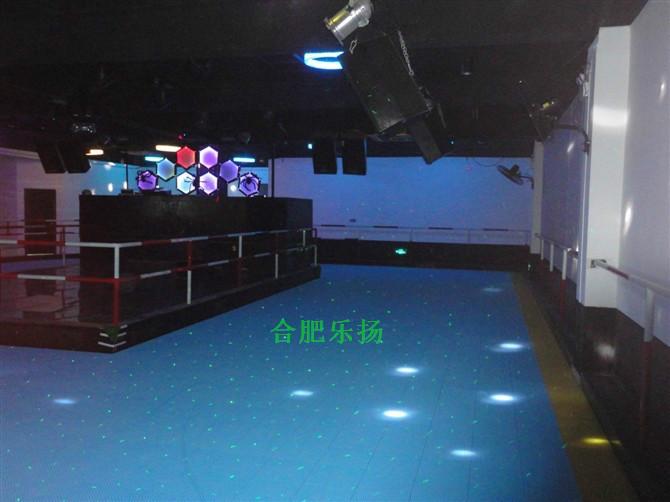 供應(yīng)無錫輪滑場(chǎng)*拼裝運(yùn)動(dòng)地板