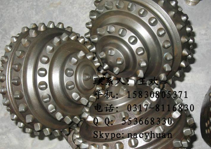 牙輪鉆頭鑲齒鋼齒三牙輪鉆頭廠家直銷(xiāo)15830805371王歡