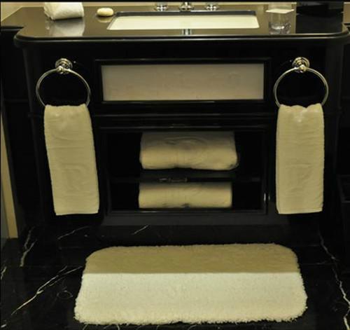 供應浴室吸水地墊的日常清潔護理