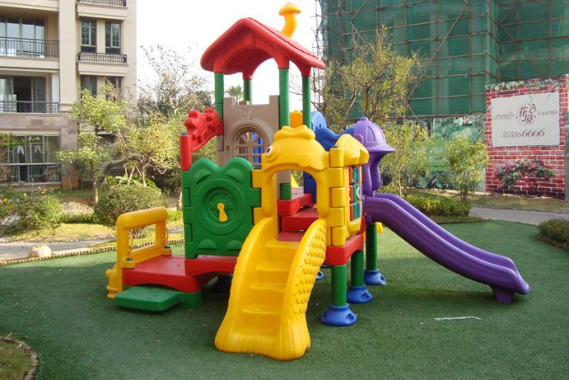 大型滑梯圖片