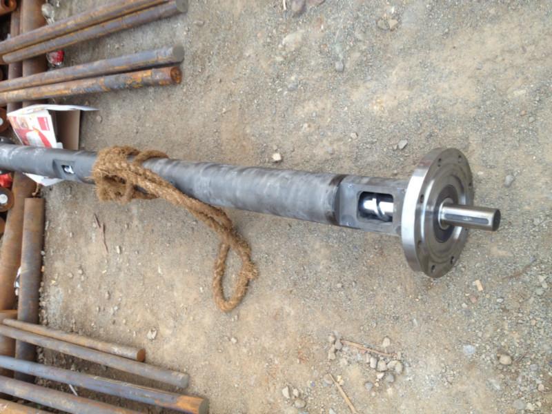 供應(yīng)螺桿料筒注塑機配件前提噴嘴法蘭，注塑機料筒配件廠家生廠