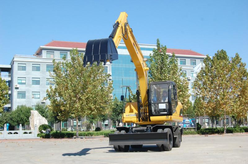 山東恒特廠家出廠價(jià)深圳輪式135挖掘機(jī)恒特品牌