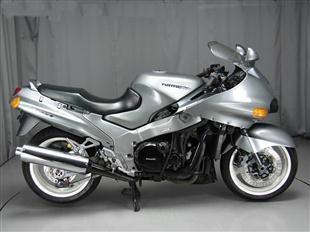 川崎ZZR1100图片