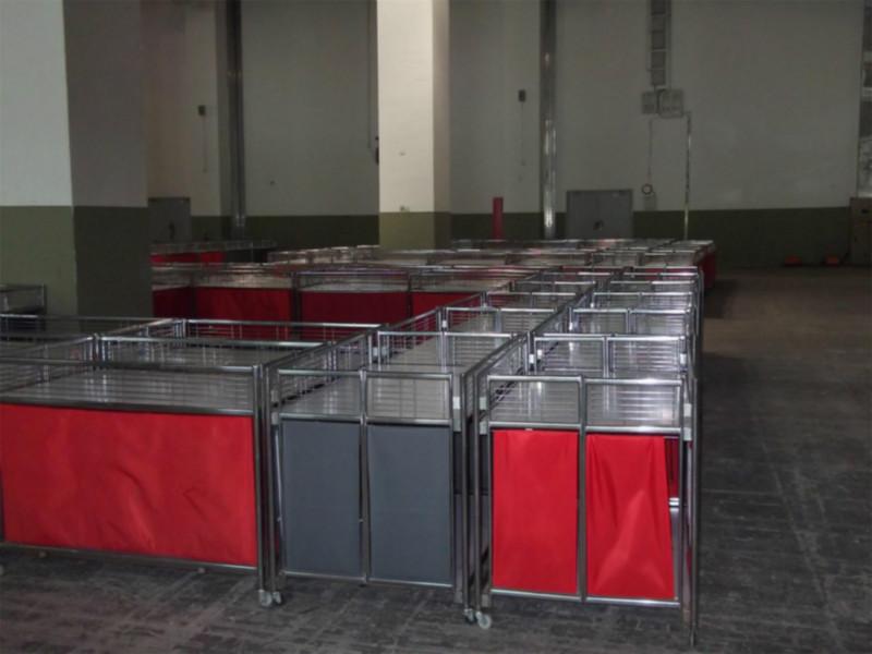 供應商場花車超市促銷花車出租，超市花車出租，服裝鞋帽花車出租