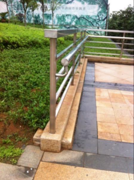 供應(yīng)圍墻欄桿江西南昌圍墻欄桿廠家