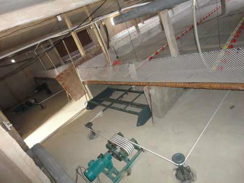 供應(yīng)現(xiàn)代化養(yǎng)雞設(shè)備，雞舍全自動(dòng)清糞機(jī)