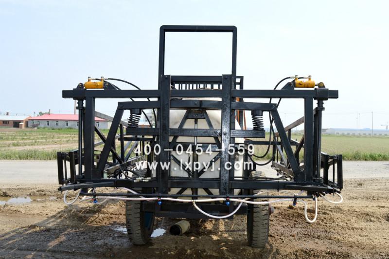 供應(yīng)3WPQ2000型牽引式噴桿噴霧機(jī)