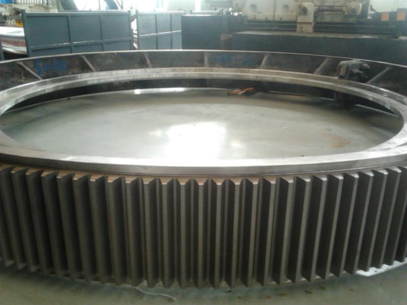 供應(yīng)45#鋼大齒輪淬火現(xiàn)場加工