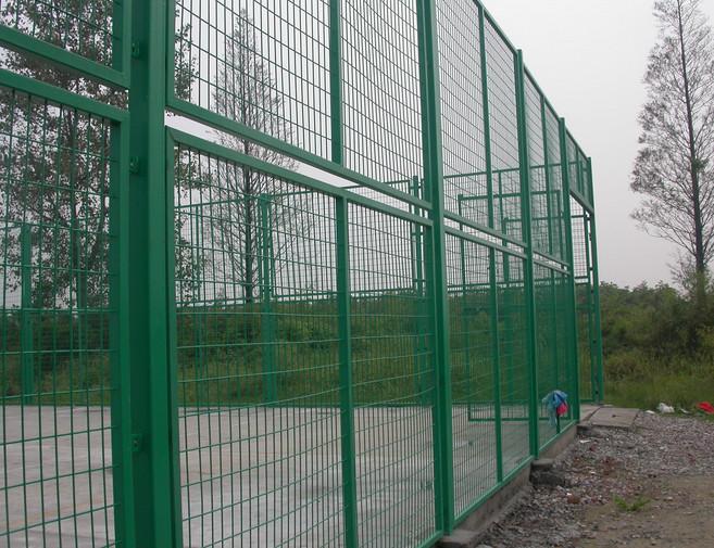 供應(yīng)網(wǎng)球場圍網(wǎng)，籃球場圍網(wǎng)，體育場圍網(wǎng)