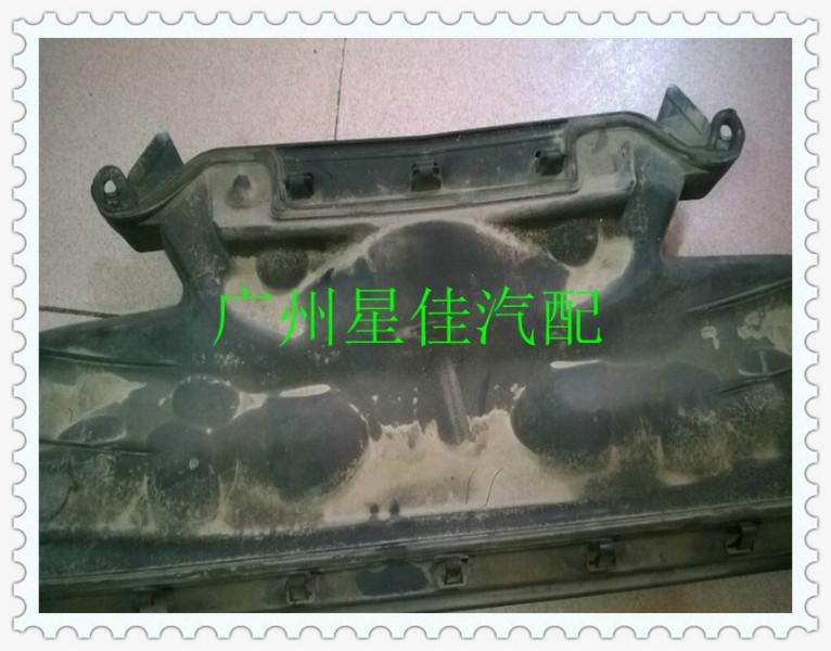 奔馳211頭蓋風(fēng)口檔板機(jī)蓋雨水板圖片