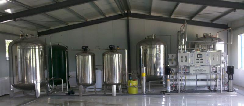 供應(yīng)水廠用反滲透設(shè)備 反滲透設(shè)備廠家報價 反滲透設(shè)備產(chǎn)品圖片