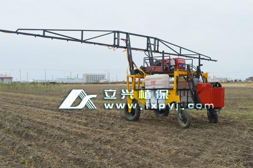 3WPZ-1200-1型自走式玉米噴藥機(jī)圖片