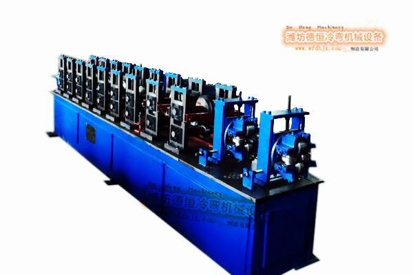 供應(yīng)山東德恒卷簾門設(shè)備防火卷簾門成型機(jī)卷簾門設(shè)備防火卷簾門機(jī)械設(shè)備