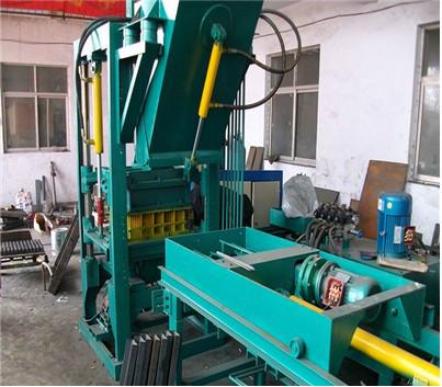 供應(yīng)水泥墊塊機(jī)，河南墊塊機(jī)廠家，鄭州水泥墊塊機(jī)直銷