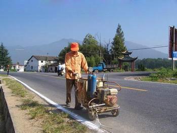 供應(yīng)工廠小區(qū)道路劃線 車庫劃線施工隊 江津馬路劃線價格施工企業(yè)