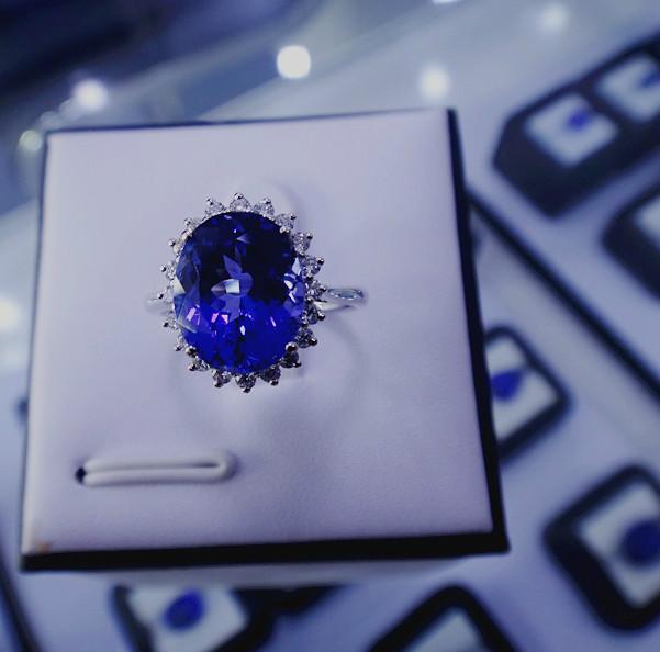 供應戴妃款坦桑石戒指*戒指經典藍色