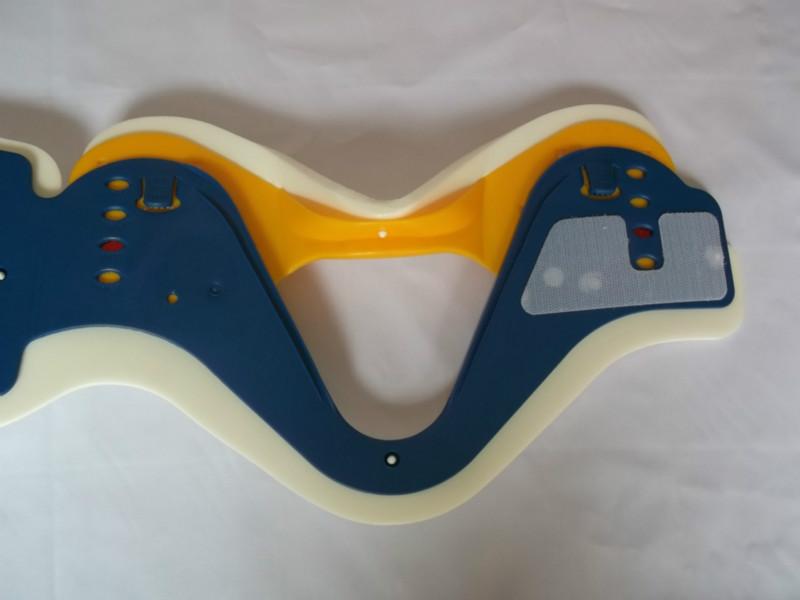 供應(yīng)四合一頸托兒童