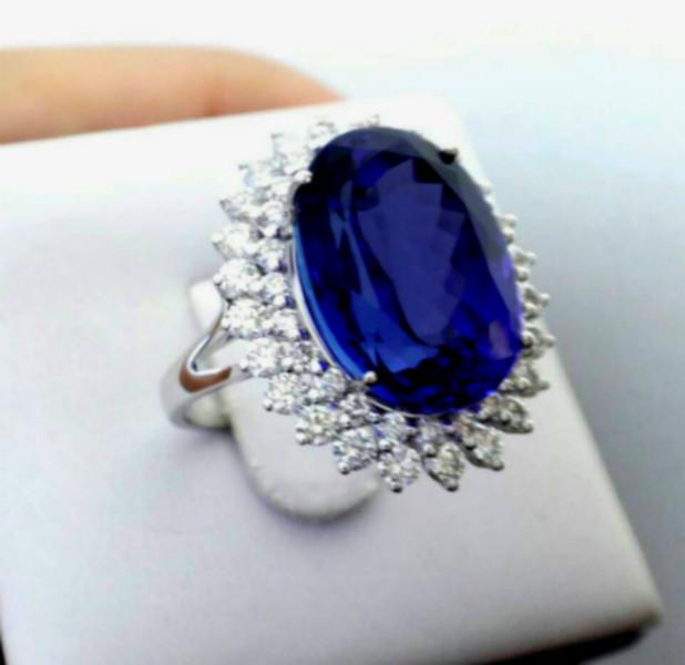 供應(yīng)豪華鑲嵌戴妃款坦桑石戒指坦桑裸石藍寶石