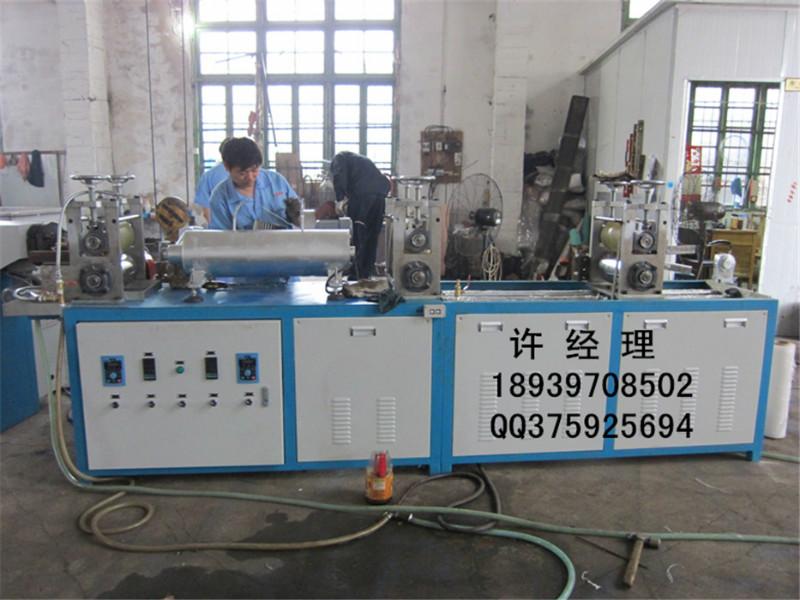 供應(yīng)PVC拉絲膜吹膜機(jī)SJ30-SM250炮筒式小型平吹吹膜機(jī)