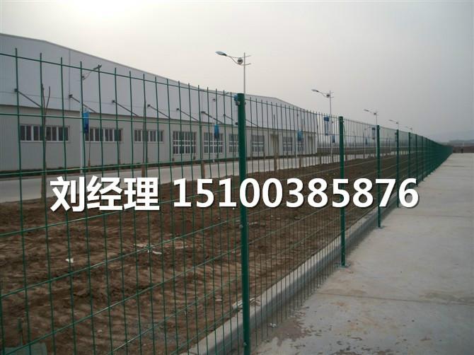 雙邊絲護(hù)欄網(wǎng)圖片/雙邊絲護(hù)欄網(wǎng)樣板圖 (3)