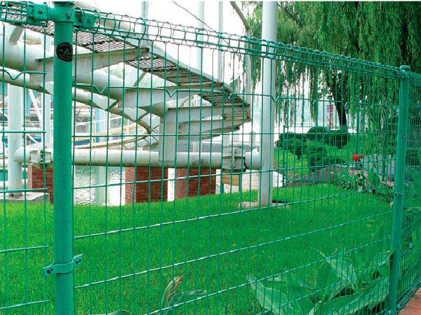 供應(yīng)雙圈護(hù)欄網(wǎng)