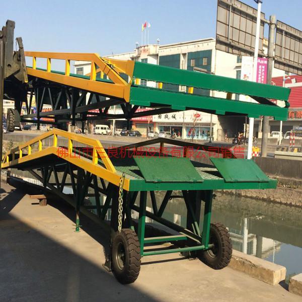 供應(yīng)惠州叉車登車橋產(chǎn)品特點_叉車登車橋報價_三良機(jī)械