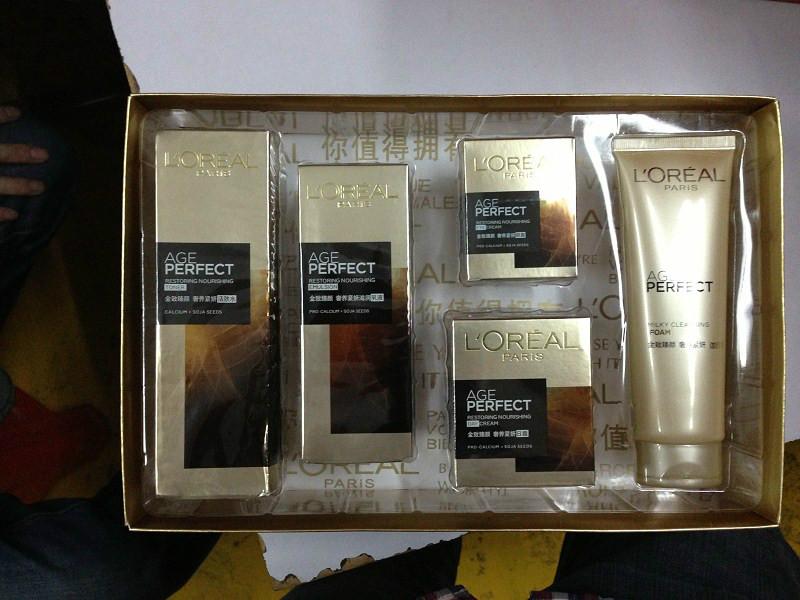 歐萊雅化妝品復(fù)顏潔面乳圖片/歐萊雅化妝品復(fù)顏潔面乳樣板圖 (4)