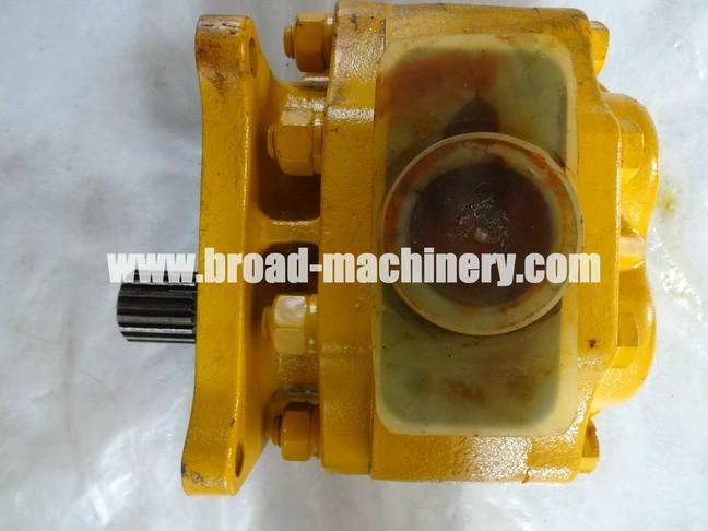 sd32推土機(jī)轉(zhuǎn)向泵圖片