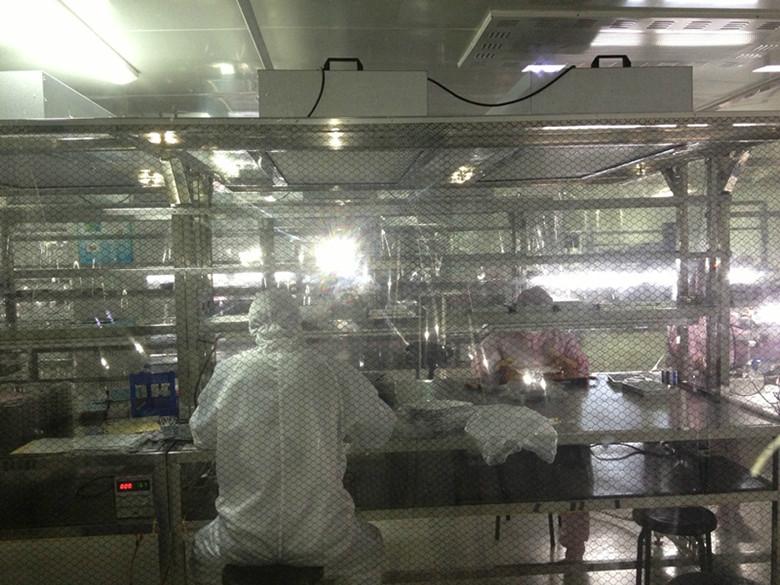 供應(yīng)防靜電簾防靜電網(wǎng)格簾0.3mm1.37防靜電簾