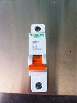 供應(yīng)青島施耐德電氣EA9系列空氣開關(guān)