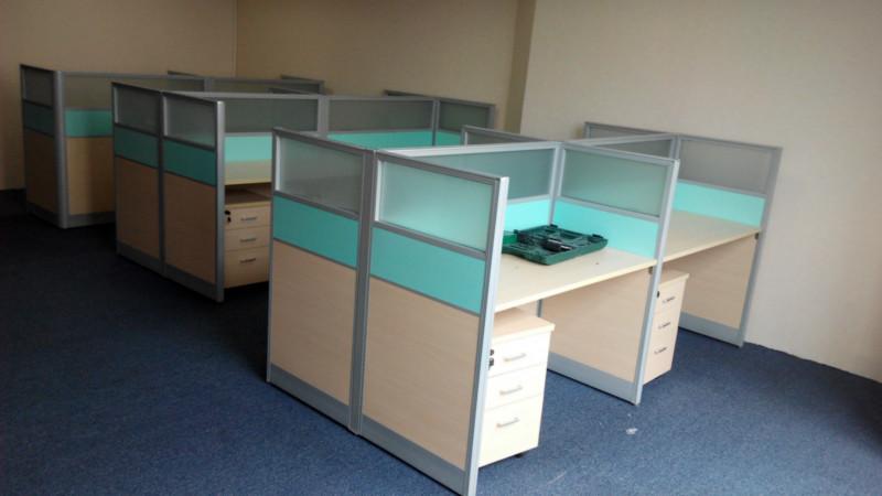 時(shí)尚板式屏風(fēng)辦公桌圖片