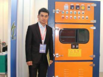 供應(yīng)塑膠電木毛邊處理機(jī) 專業(yè)的毛邊處理機(jī)生產(chǎn)廠家