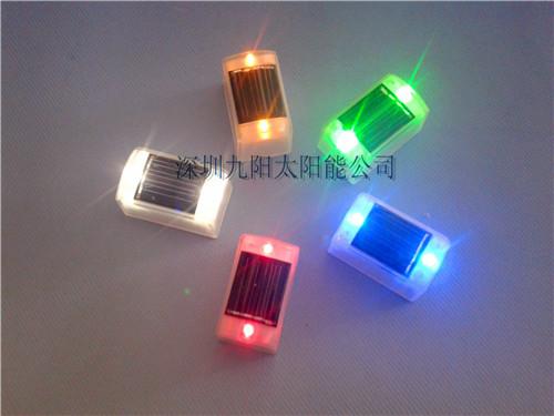 供應(yīng)昆明地埋燈深圳九陽(yáng)生產(chǎn)，太陽(yáng)能供電，LED發(fā)光壽命長(zhǎng)達(dá)5年
