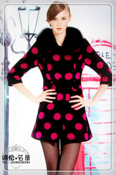 供應(yīng)折扣品牌女裝羊絨大衣一手貨源批發(fā)