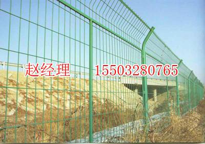 供應(yīng)深圳公路護(hù)欄網(wǎng)生產(chǎn)廠家