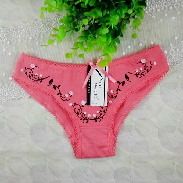 供應(yīng)性感舒適印花外貿(mào)女式內(nèi)褲 熱銷批發(fā)女士三角褲
