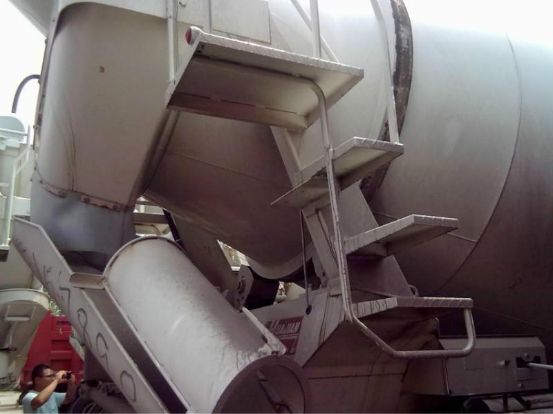 供應(yīng)重汽金王子攪拌車(chē)，濟(jì)南重汽金王子攪拌車(chē)，濟(jì)南重汽金王子攪拌車(chē)廠家